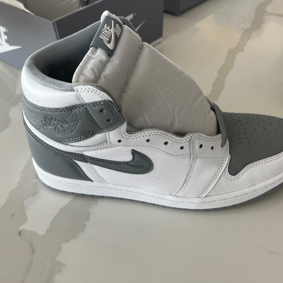 Air Jordan 1 High OG Stealth main image 6